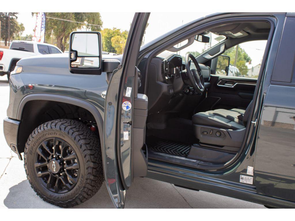 new 2025 Chevrolet Silverado 2500 car, priced at $71,500