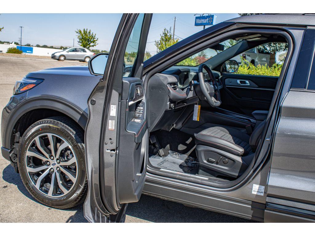 new 2025 Ford Explorer car, priced at $43,500