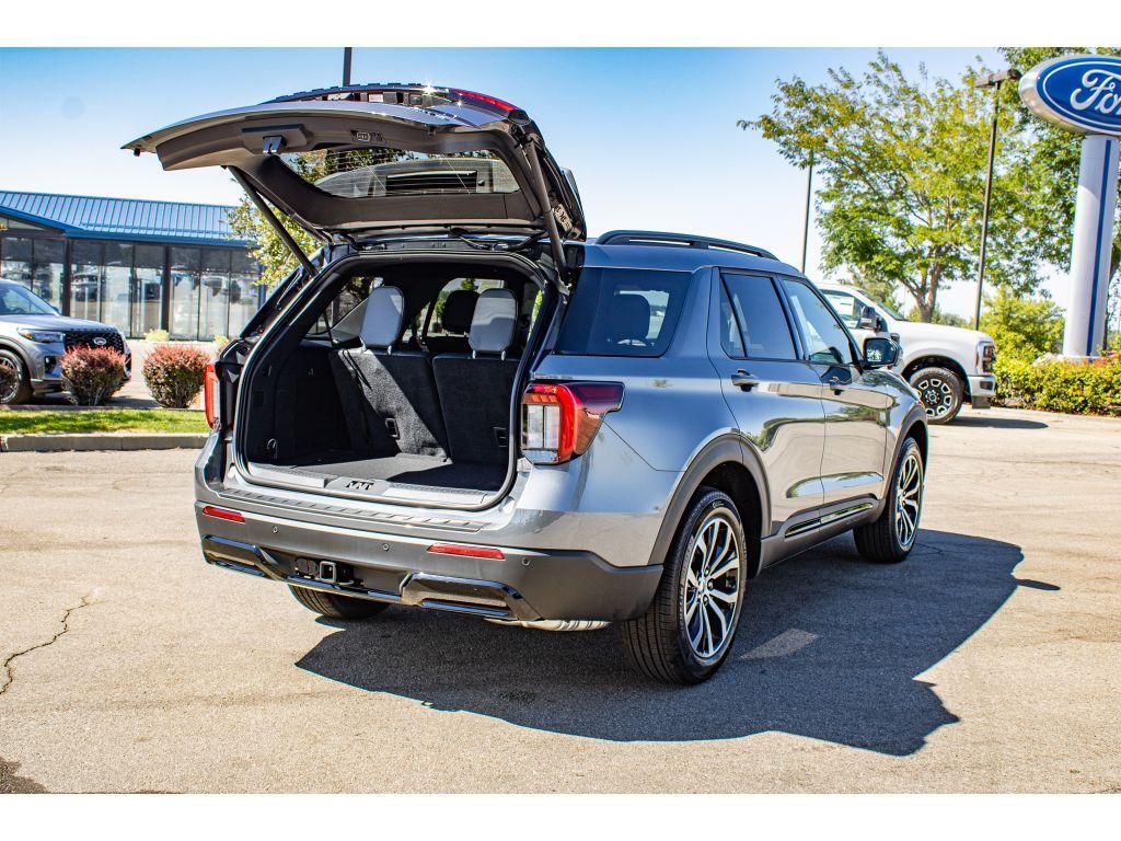 new 2025 Ford Explorer car, priced at $43,500