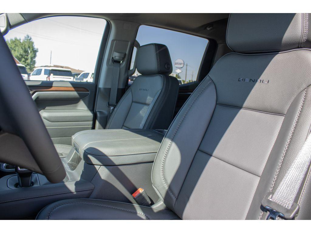 new 2025 GMC Sierra 1500 car, priced at $70,000