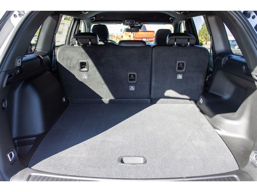 new 2025 Jeep Grand Cherokee car, priced at $42,250