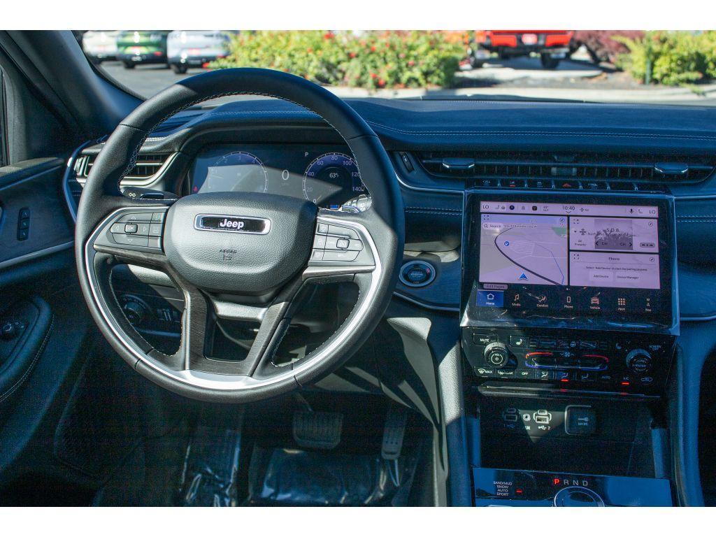 new 2025 Jeep Grand Cherokee car, priced at $42,250