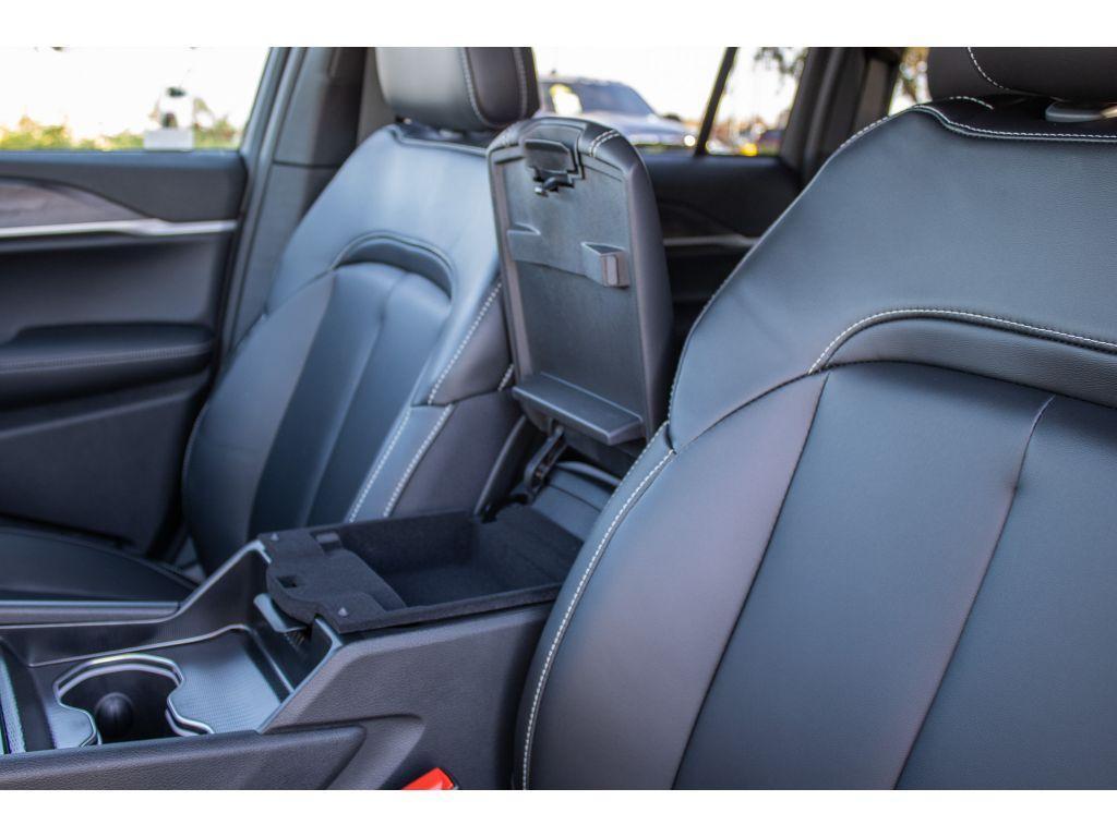 new 2025 Jeep Grand Cherokee car, priced at $42,250