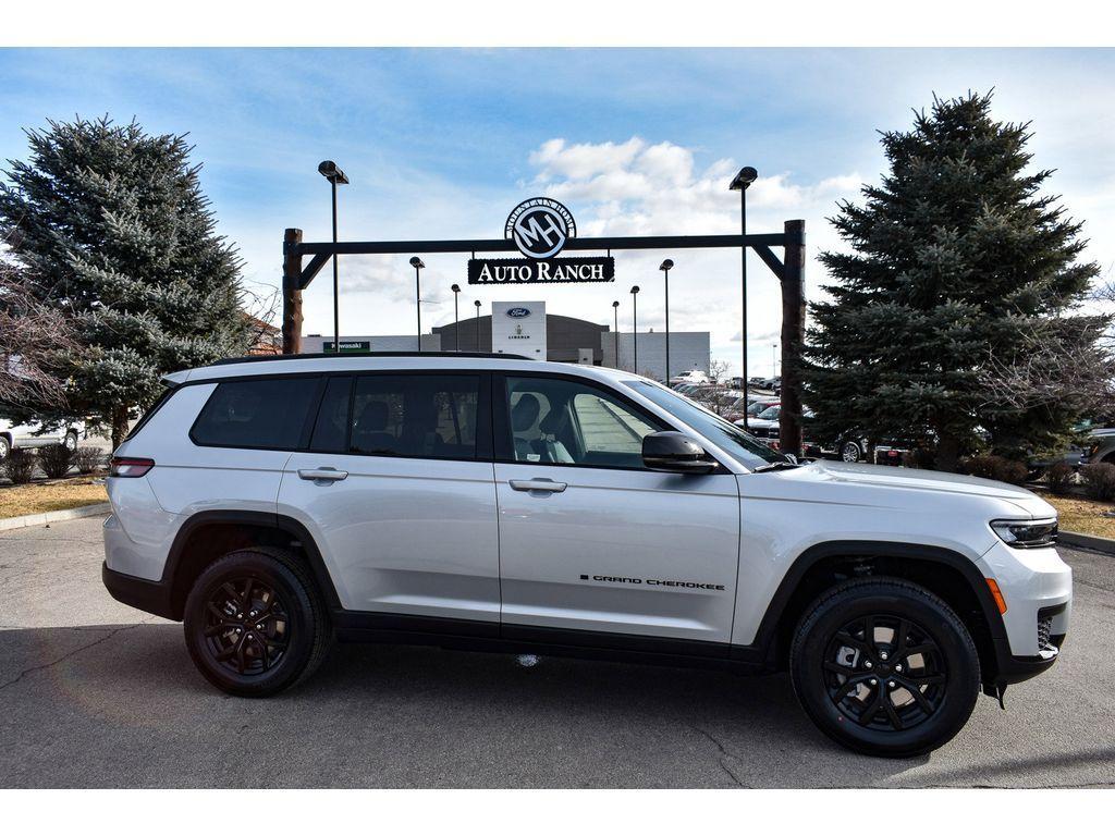 new 2025 Jeep Grand Cherokee L car, priced at $40,500