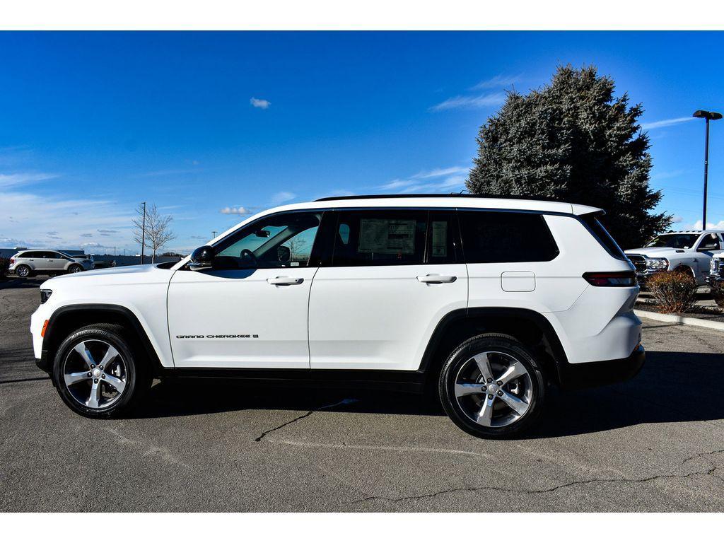 new 2025 Jeep Grand Cherokee L car, priced at $44,500