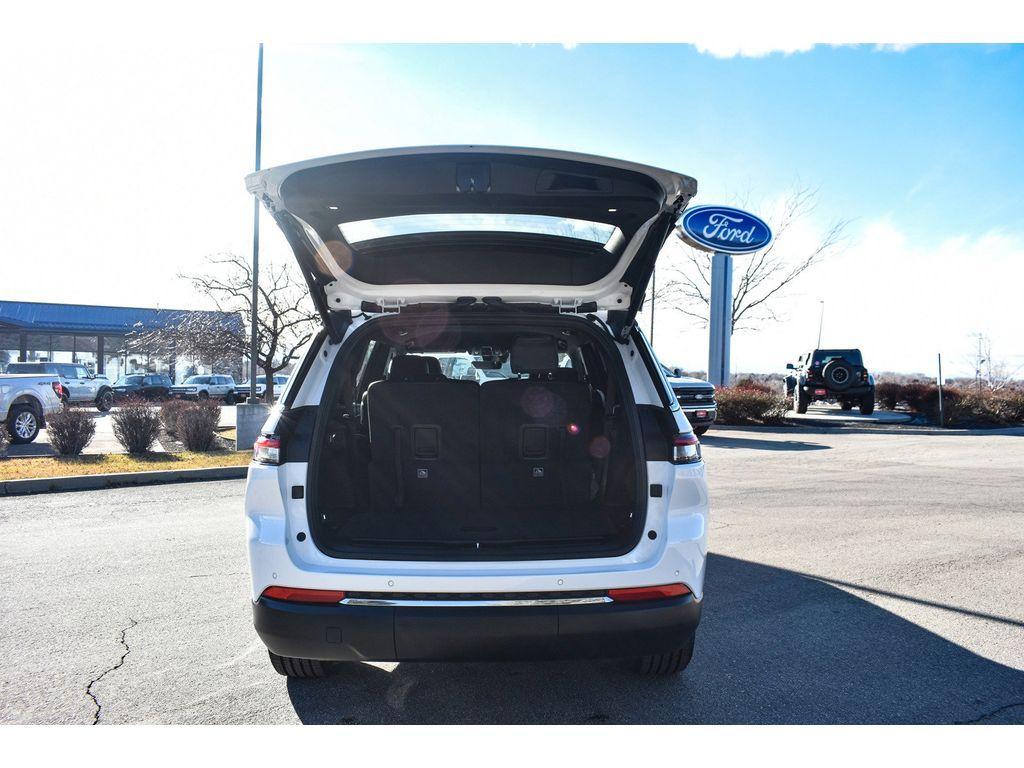 new 2025 Jeep Grand Cherokee L car, priced at $44,500