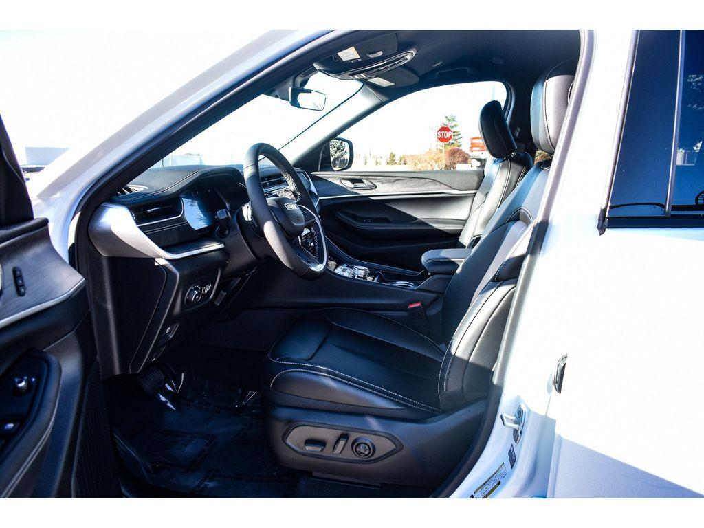 new 2025 Jeep Grand Cherokee L car, priced at $44,500