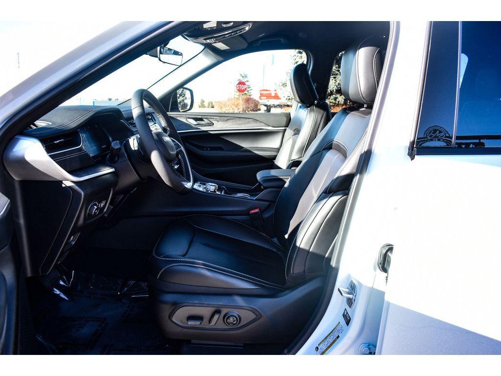 new 2025 Jeep Grand Cherokee L car, priced at $44,500