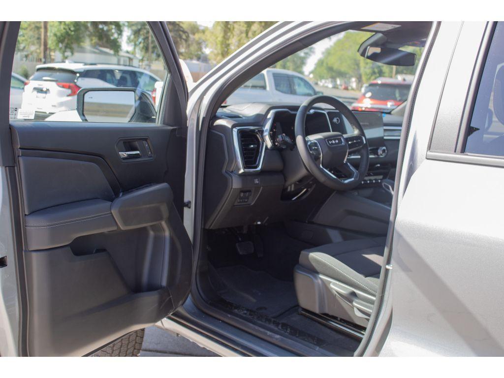 new 2025 GMC Canyon car, priced at $36,000