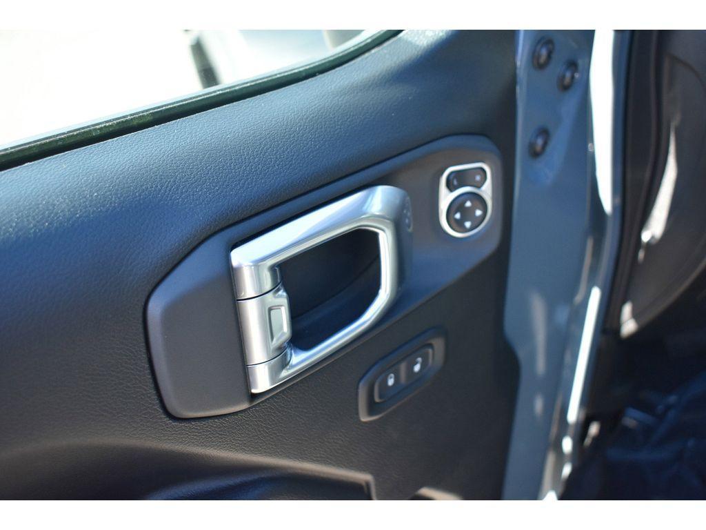 new 2025 Jeep Wrangler car, priced at $39,500