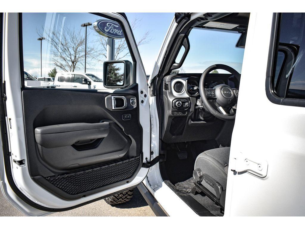 new 2025 Jeep Wrangler car, priced at $46,000