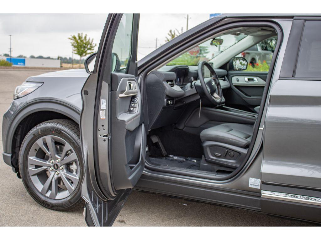 new 2025 Ford Explorer car, priced at $43,000