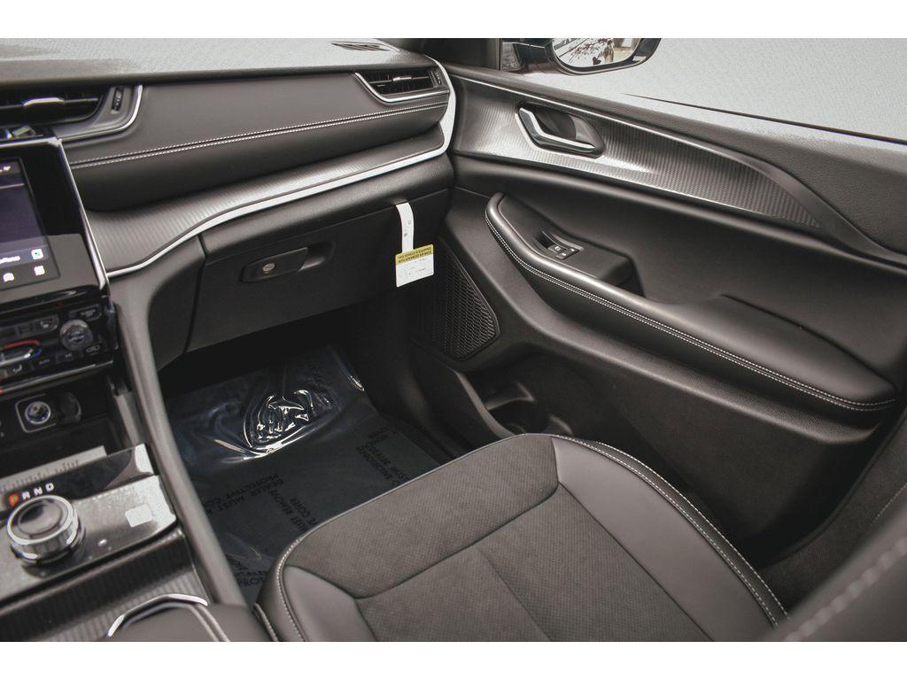 new 2025 Jeep Grand Cherokee L car, priced at $41,000