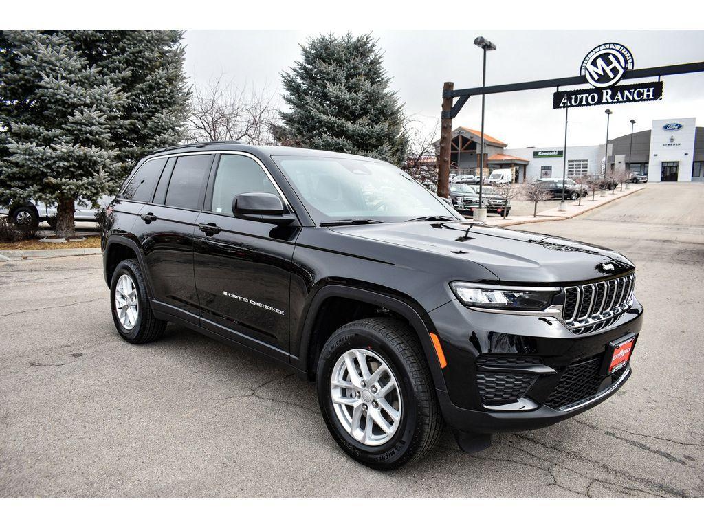 new 2025 Jeep Grand Cherokee car, priced at $37,250