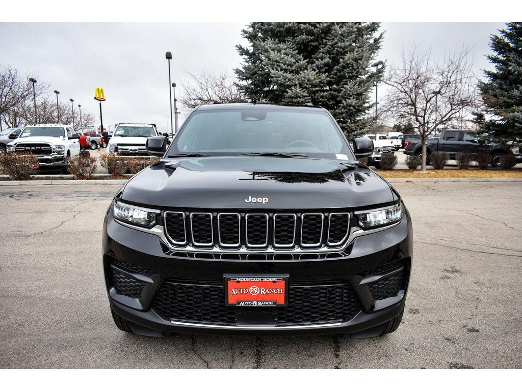 new 2025 Jeep Grand Cherokee car, priced at $37,250