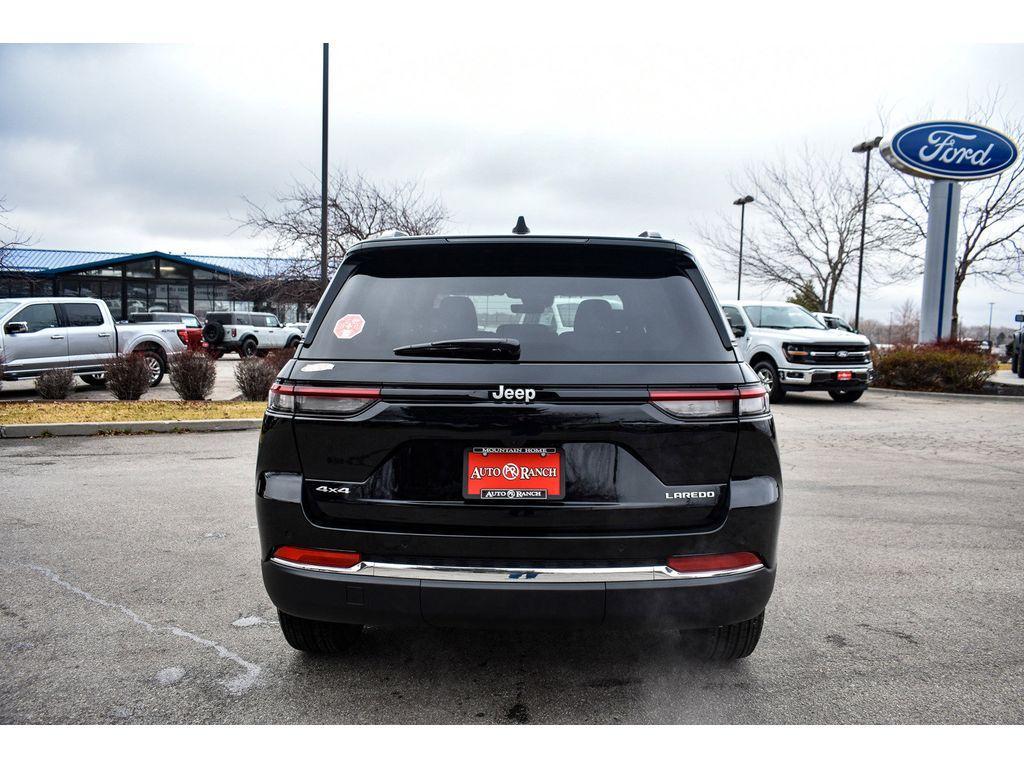 new 2025 Jeep Grand Cherokee car, priced at $37,250