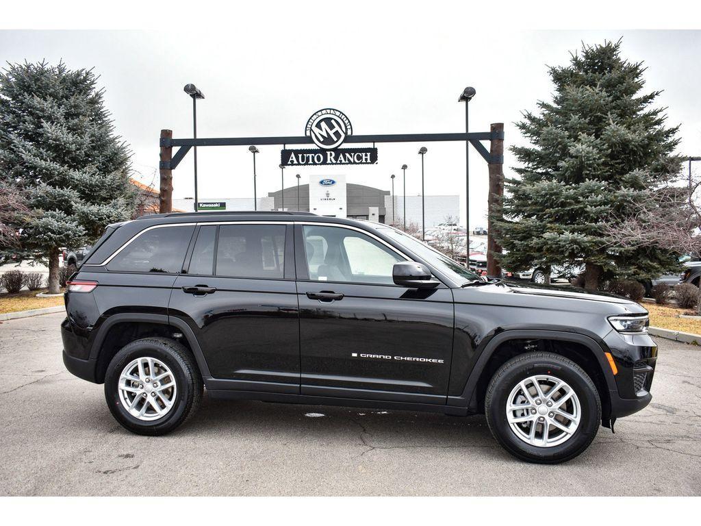 new 2025 Jeep Grand Cherokee car, priced at $37,500