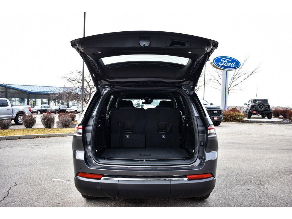 new 2025 Jeep Grand Cherokee L car, priced at $38,500