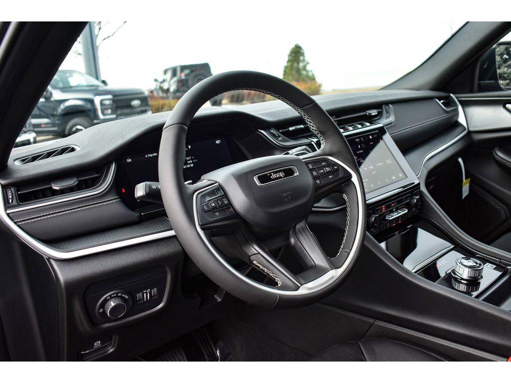 new 2025 Jeep Grand Cherokee L car, priced at $38,500