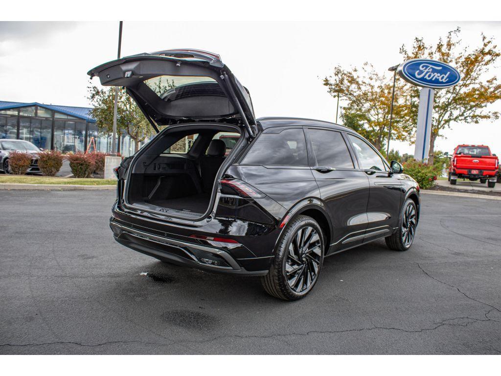 new 2025 Lincoln Nautilus car, priced at $67,449