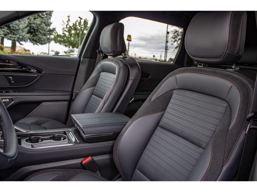 new 2025 Lincoln Nautilus car, priced at $67,449