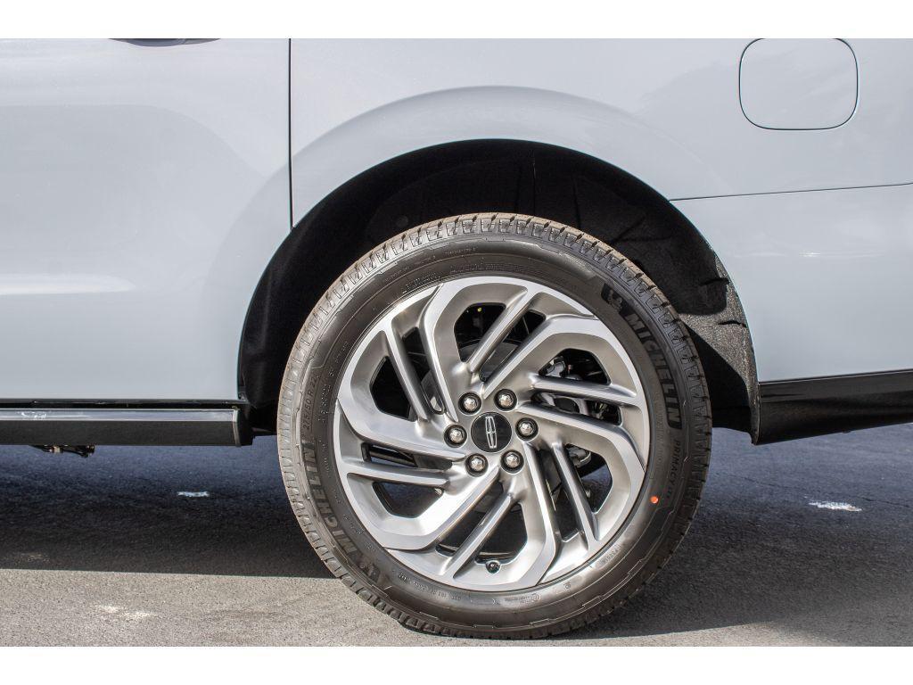 new 2025 Lincoln Navigator L car, priced at $101,949