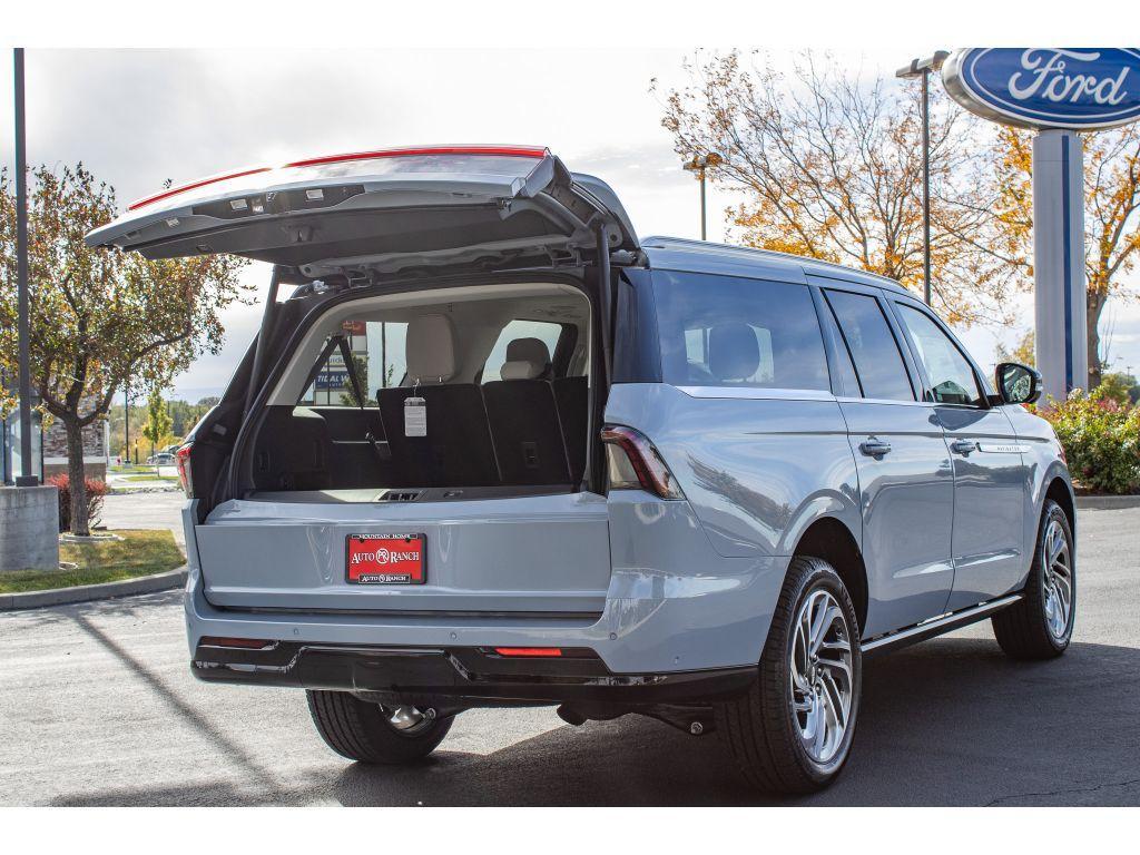 new 2025 Lincoln Navigator L car, priced at $101,949