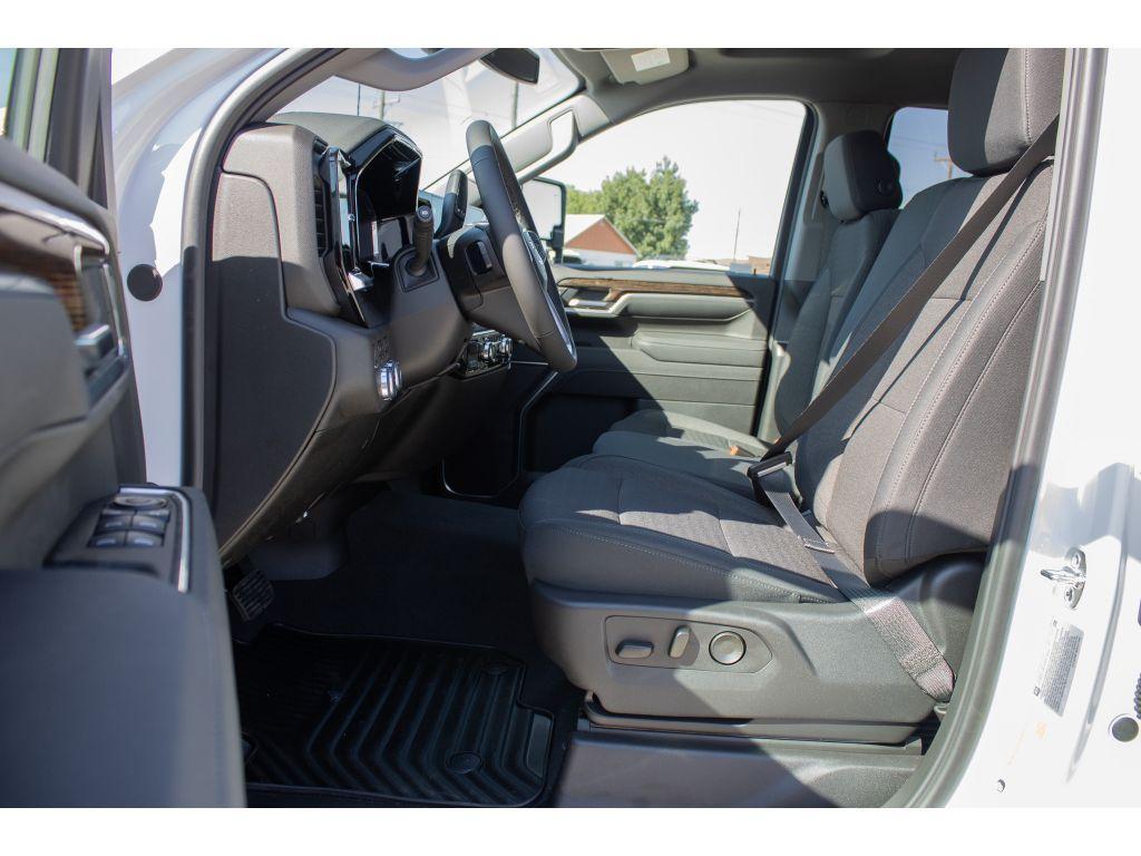 new 2025 GMC Sierra 2500 car, priced at $62,000