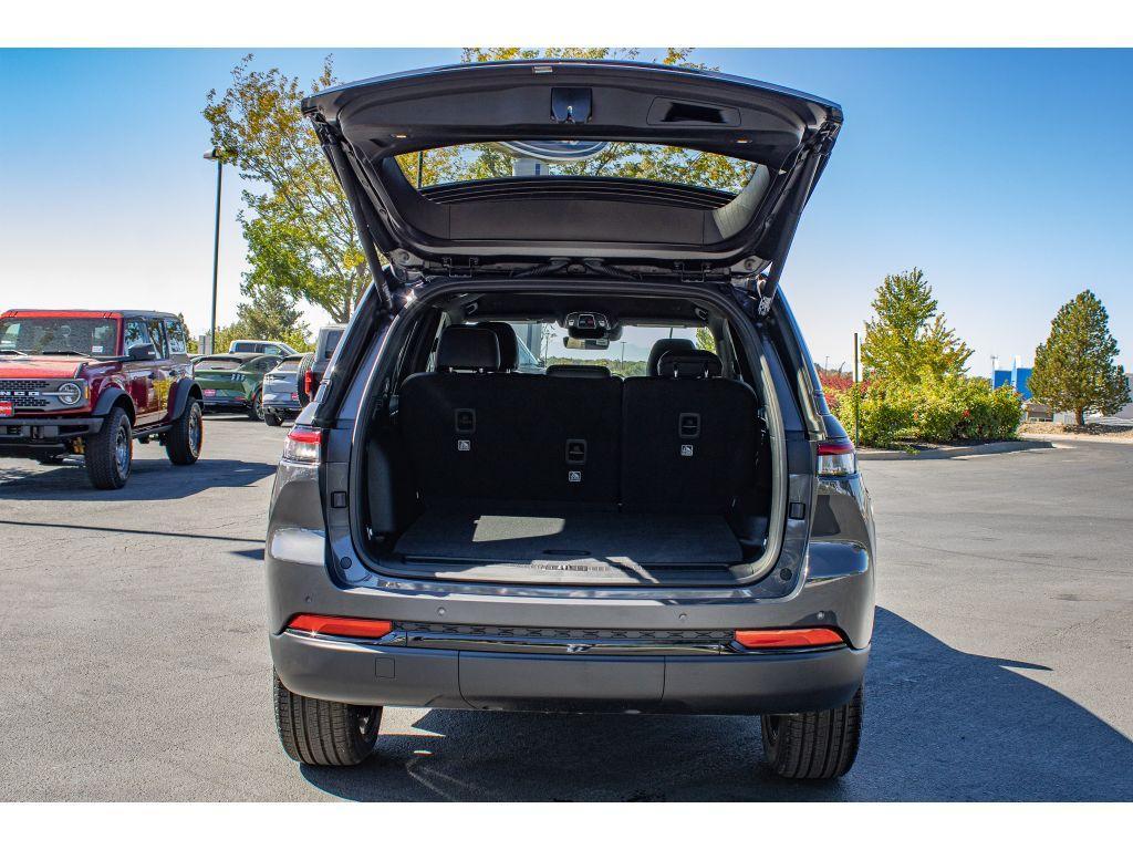 new 2025 Jeep Grand Cherokee car, priced at $42,699