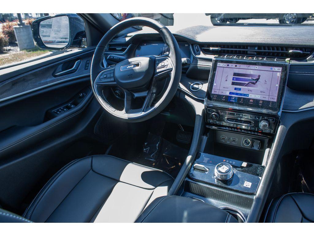 new 2025 Jeep Grand Cherokee car, priced at $42,699