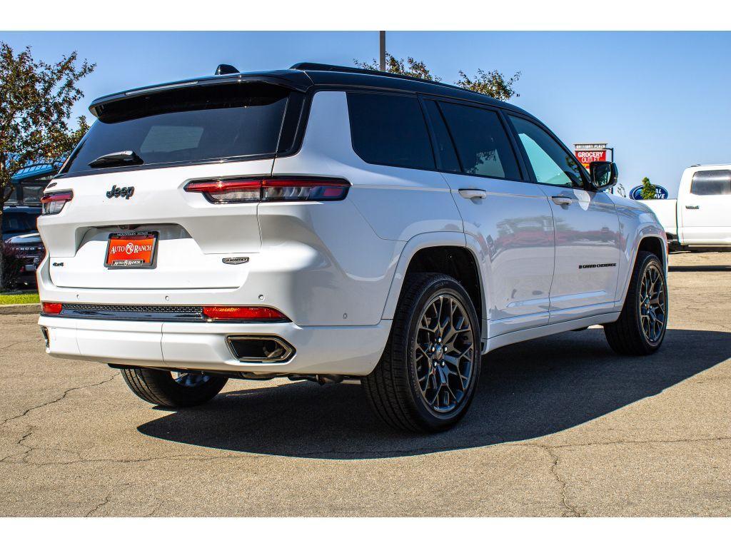 new 2025 Jeep Grand Cherokee L car, priced at $60,000