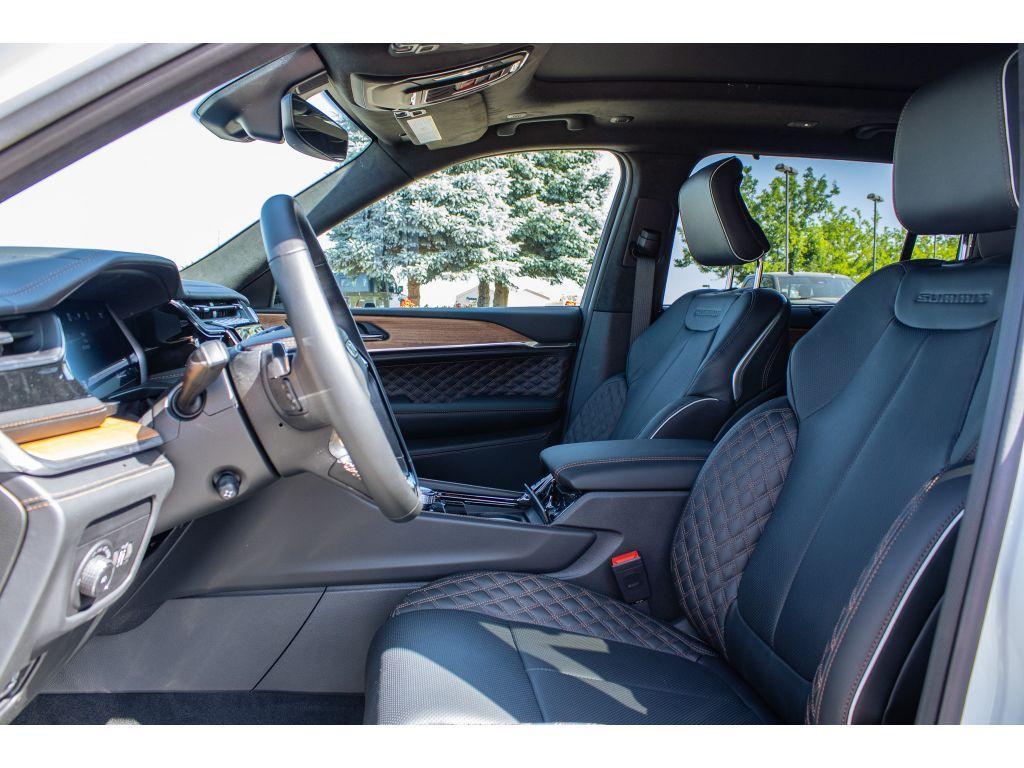 new 2025 Jeep Grand Cherokee L car, priced at $60,000