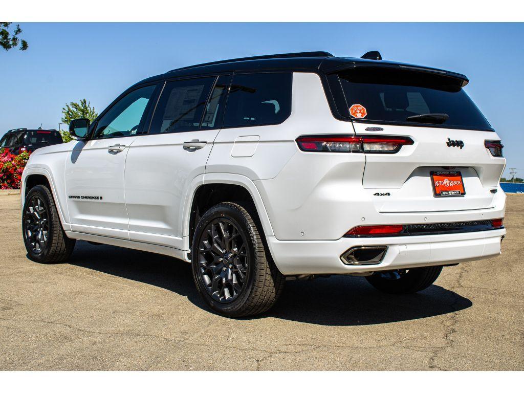 new 2025 Jeep Grand Cherokee L car, priced at $60,000