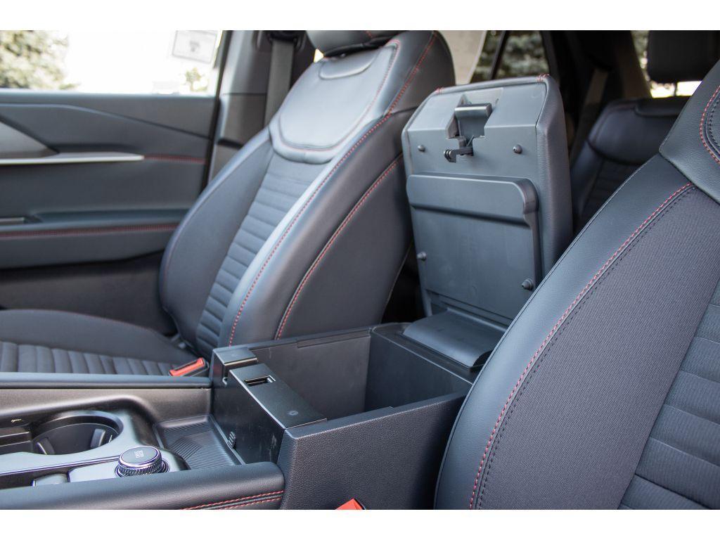 new 2025 Ford Explorer car, priced at $47,500