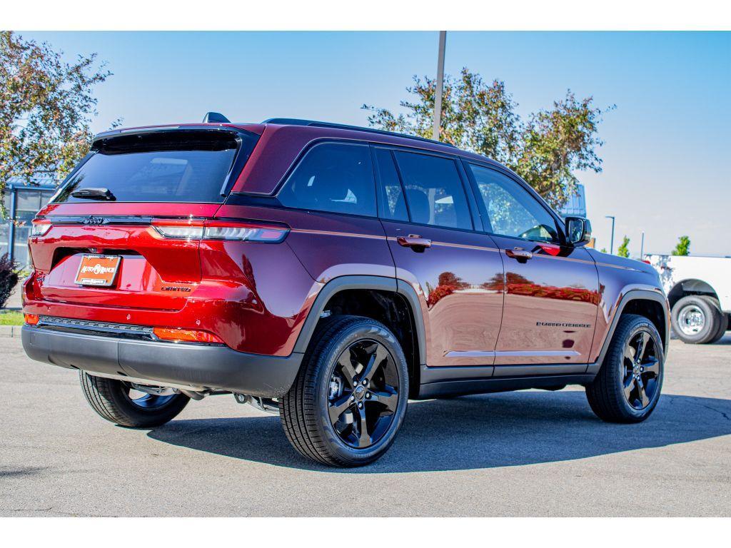 new 2025 Jeep Grand Cherokee car, priced at $44,000