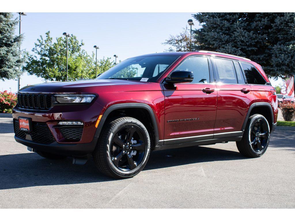 new 2025 Jeep Grand Cherokee car, priced at $44,000