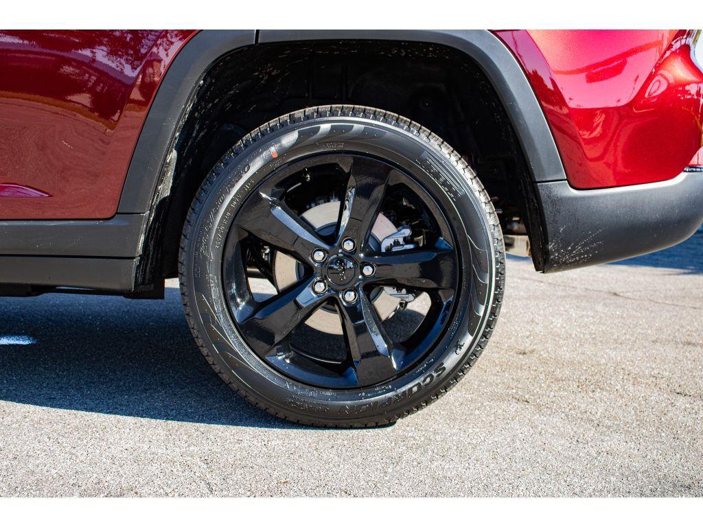 new 2025 Jeep Grand Cherokee car, priced at $44,000