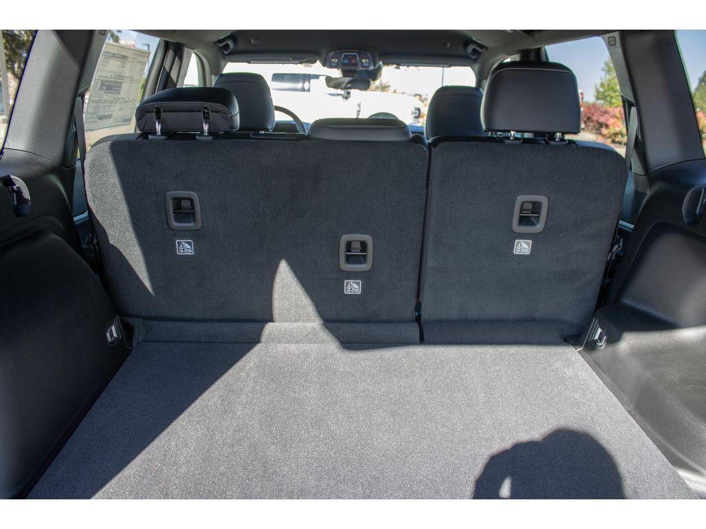 new 2025 Jeep Grand Cherokee car, priced at $44,000