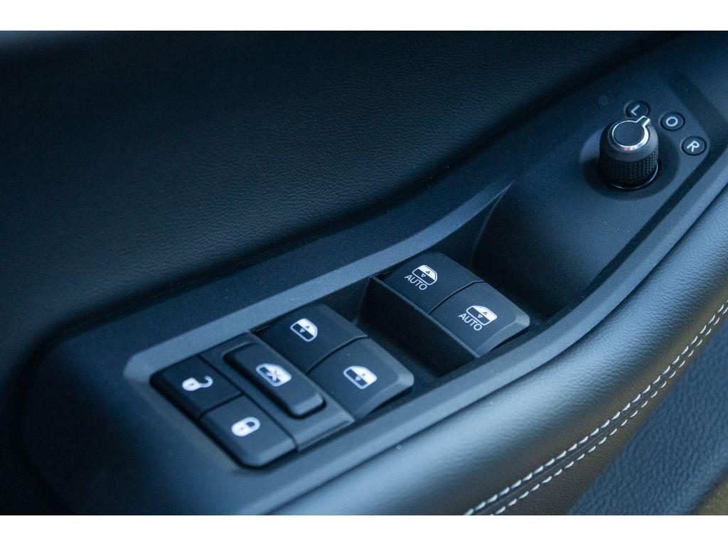 new 2025 Jeep Grand Cherokee car, priced at $44,000
