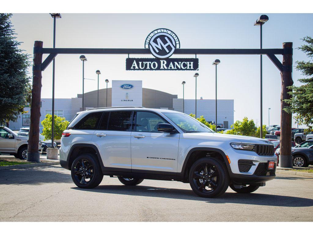 new 2025 Jeep Grand Cherokee car, priced at $40,000