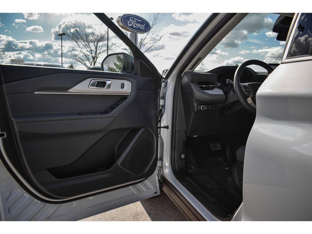 new 2025 Ford Explorer car, priced at $45,000