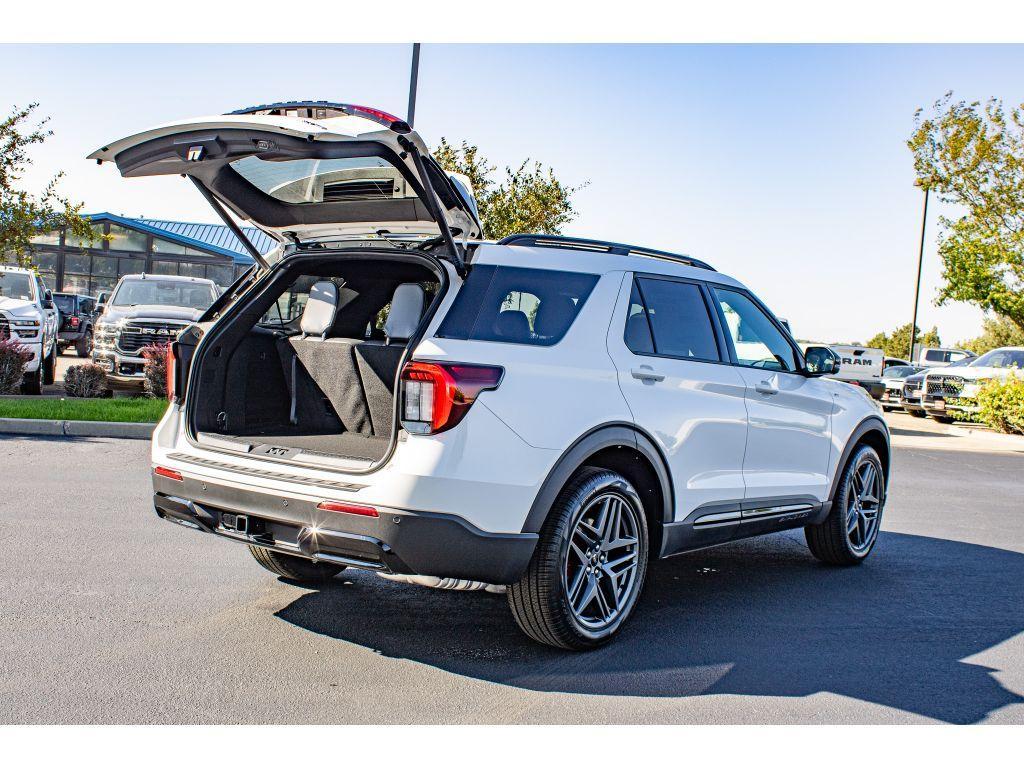 new 2025 Ford Explorer car, priced at $47,000