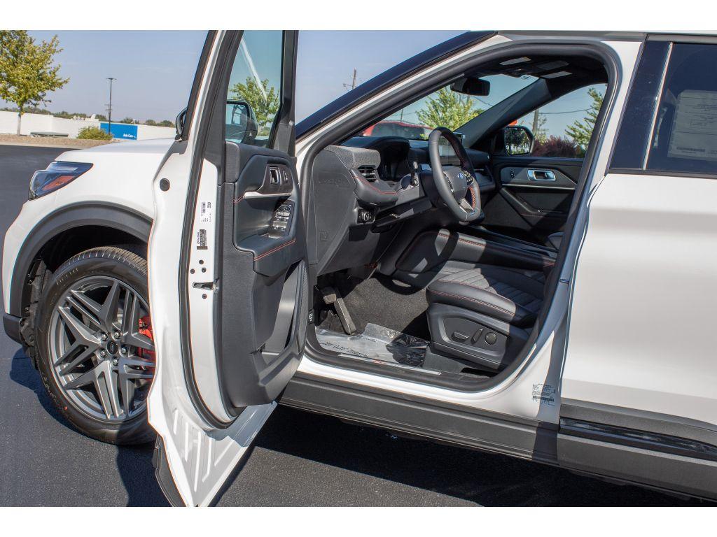 new 2025 Ford Explorer car, priced at $47,000