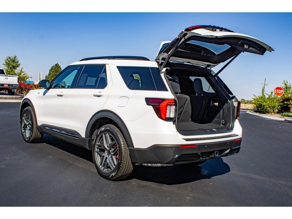 new 2025 Ford Explorer car, priced at $47,000