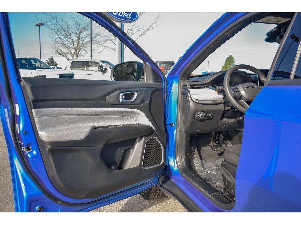 new 2025 Jeep Compass car, priced at $25,000