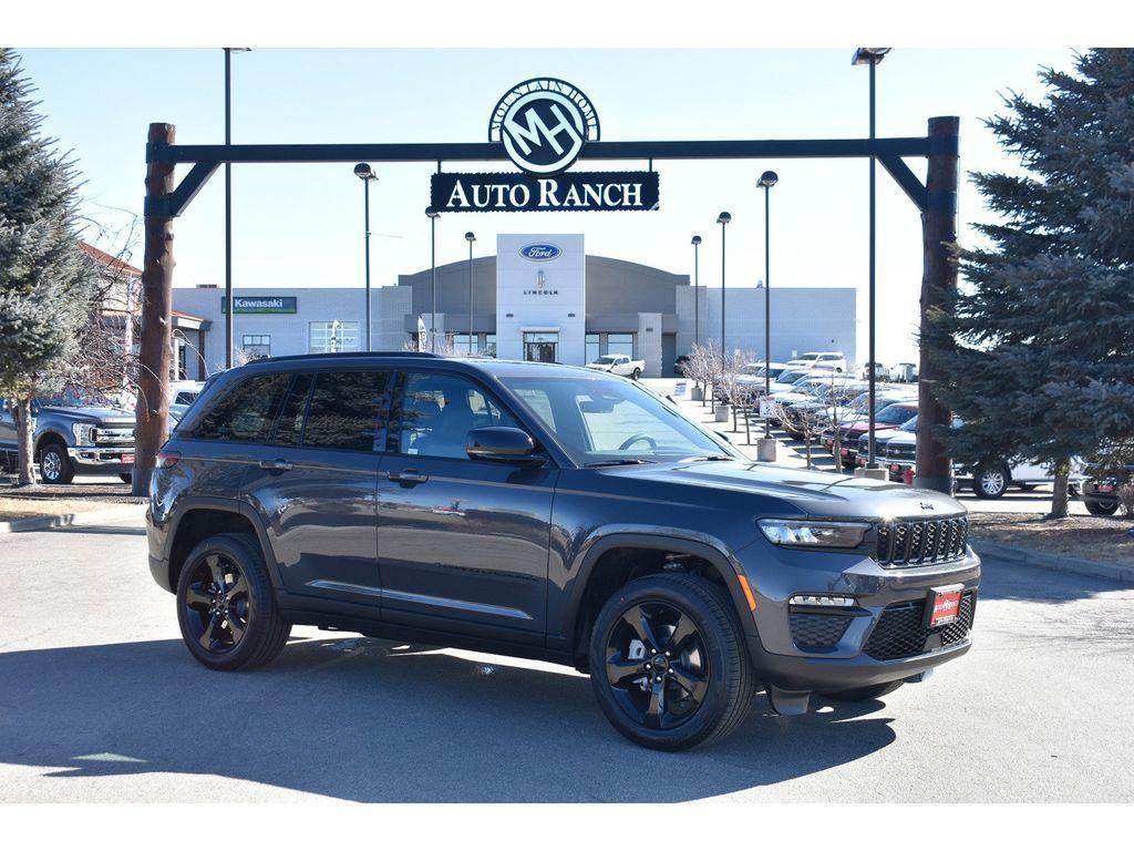 new 2025 Jeep Grand Cherokee car, priced at $43,000