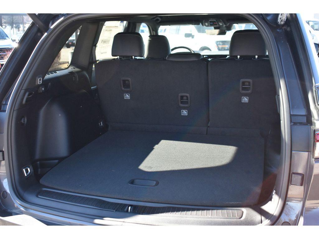 new 2025 Jeep Grand Cherokee car, priced at $43,000