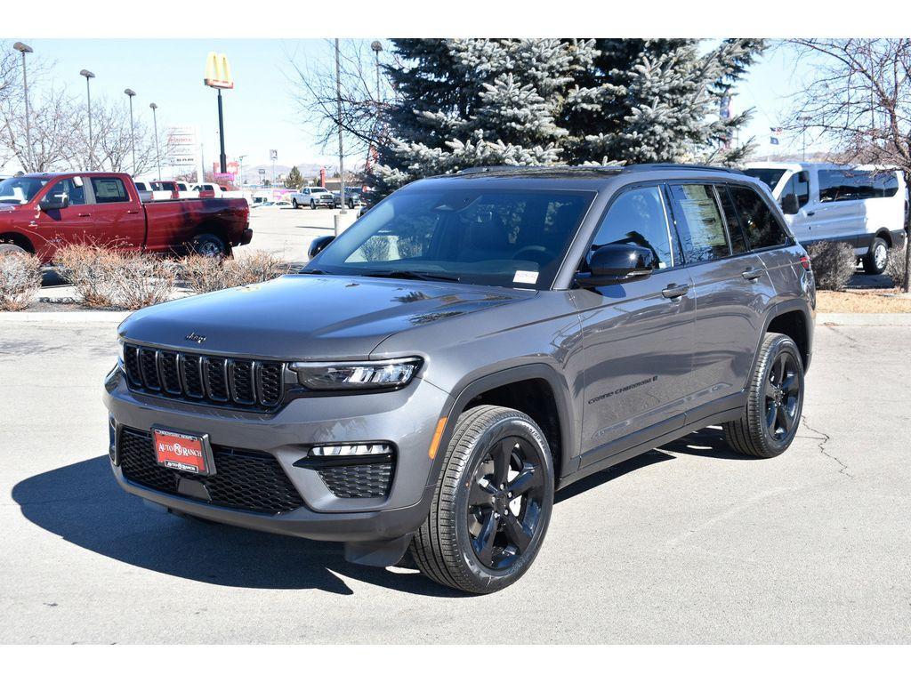 new 2025 Jeep Grand Cherokee car, priced at $43,000