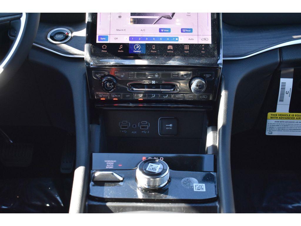 new 2025 Jeep Grand Cherokee car, priced at $43,000