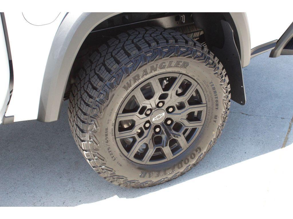 new 2025 Chevrolet Colorado car, priced at $43,000